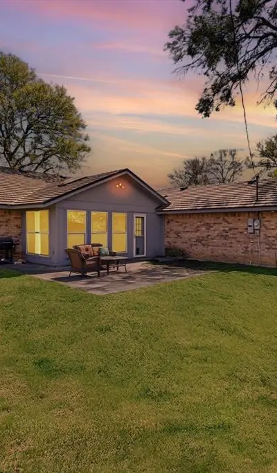 2200 Rockbrook Court, Arlington TX 76006 - Photo 2