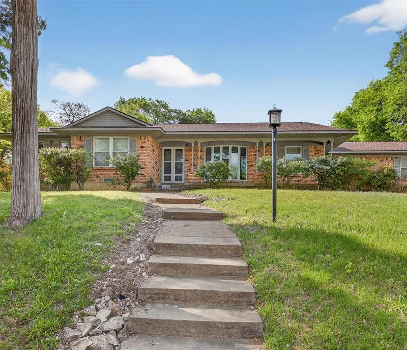 6422 Rock Canyon Circle, Dallas TX 75232