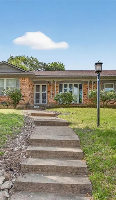 6422 Rock Canyon Circle, Dallas TX 75232