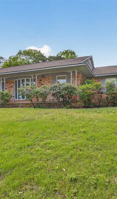 6422 Rock Canyon Circle, Dallas TX 75232 - Photo 2
