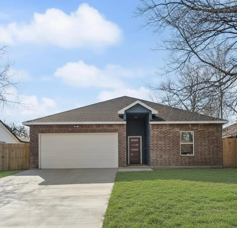 205 East Place, White Settlement TX 76108