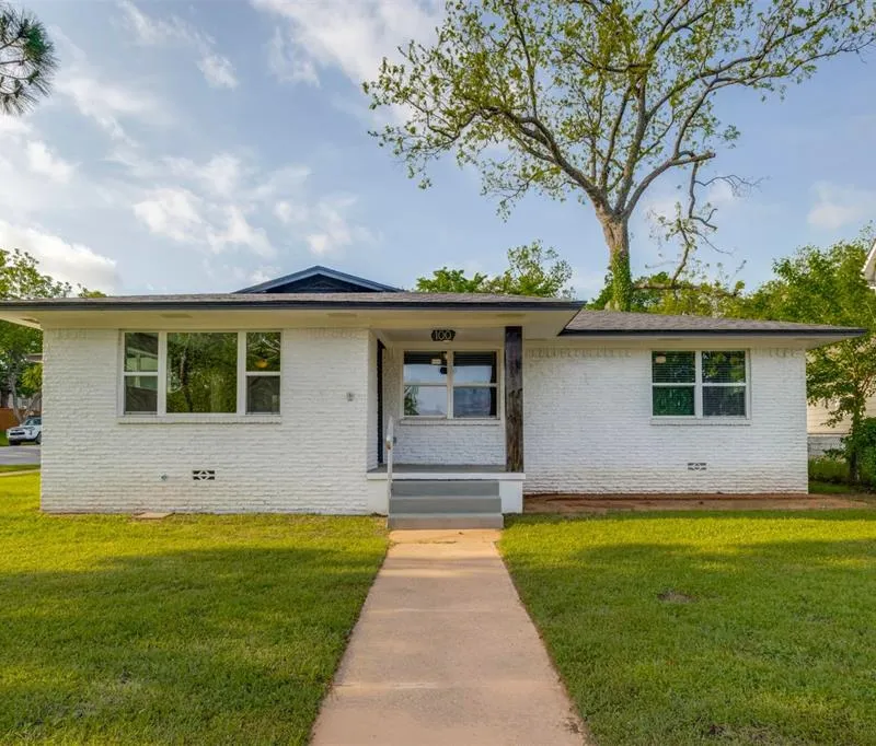 100 W Hull Street, Denison TX 75021
