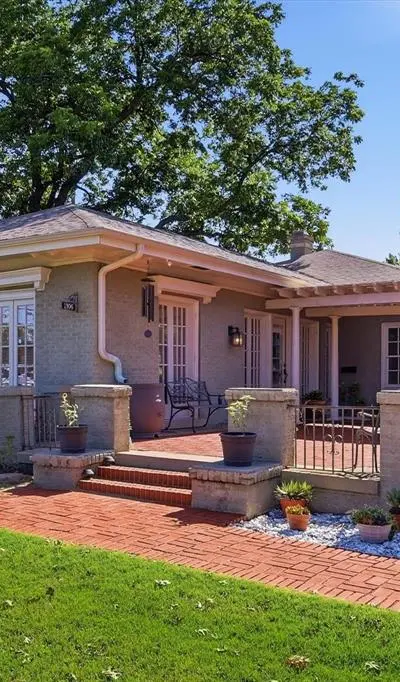 1306 N Locust Street, Denton TX 76201