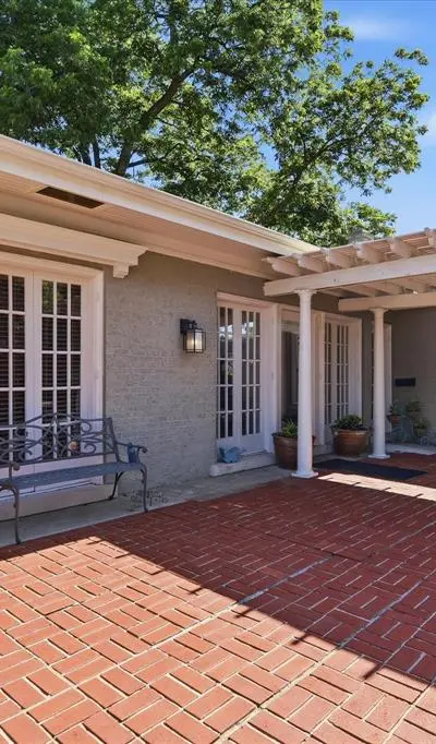 1306 N Locust Street, Denton TX 76201 - Photo 3