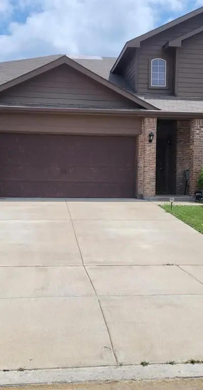 729 BUZZARD LAKE Trail, Fort Worth TX 76120