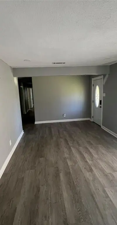 1306 Elby Street, Irving TX 75061 - Photo 5