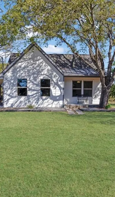 402 W Sam Rayburn Road, Ector TX 75439 - Photo 2