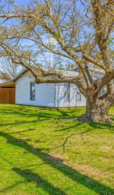 600 E Third Street, Hico TX 76457 - Photo 4