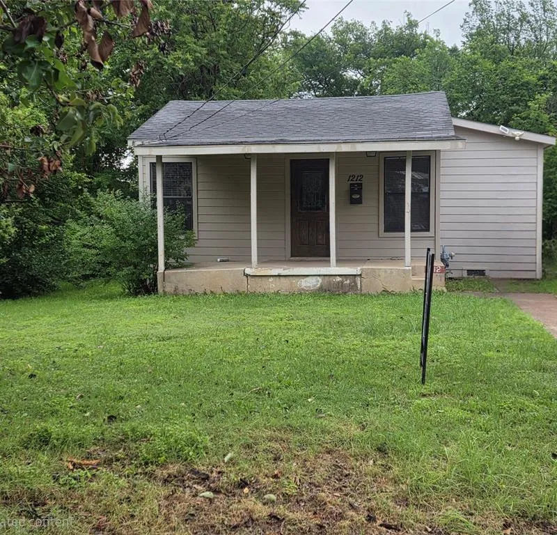 1212 Mclean Avenue, Dallas TX 75211