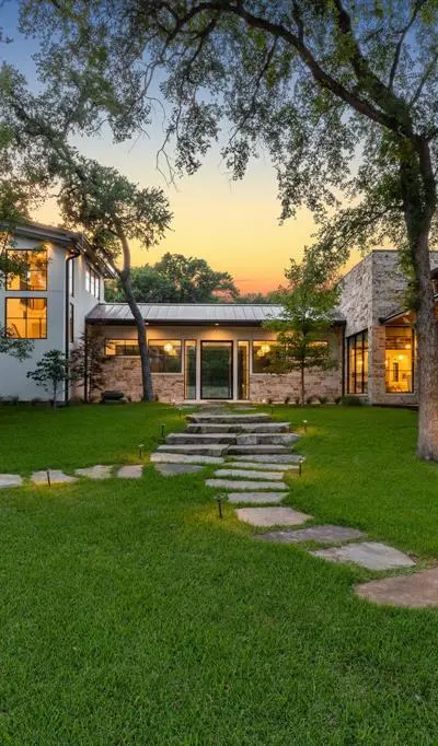 13919 Hughes Lane, Dallas TX 75240 - Photo 2