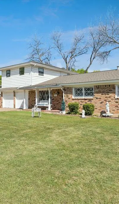 5705 Diamond Oaks Drive N, Haltom City TX 76117 - Photo 2