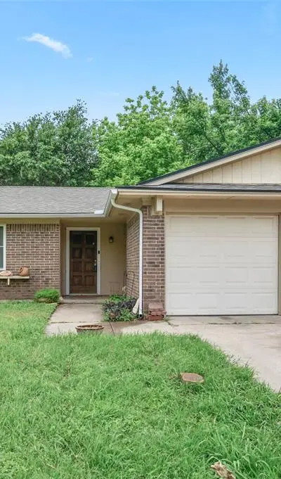 306 Bluebird Circle, Denton TX 76209
