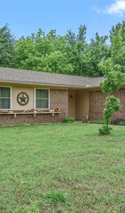 306 Bluebird Circle, Denton TX 76209 - Photo 2