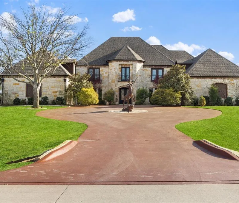 332 Sedona Falls Drive, Sunnyvale TX 75182