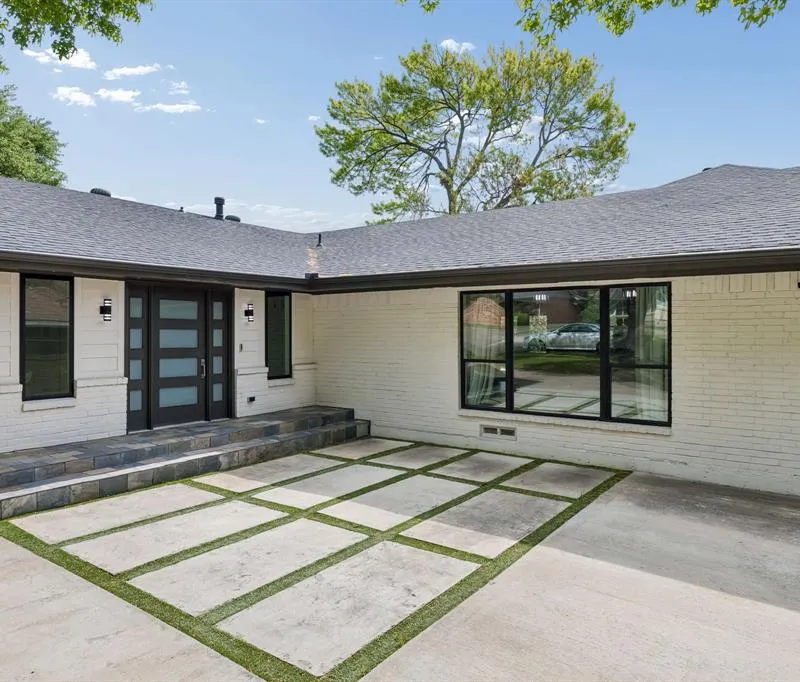 13726 Peyton Drive, Dallas TX 75240