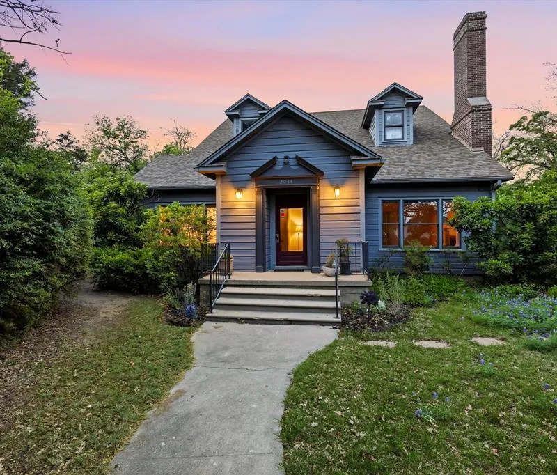 2044 W Oak Street, Denton TX 76201