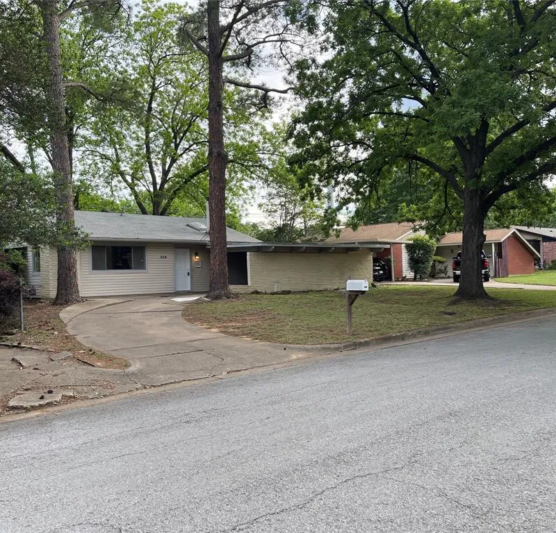 518 W Lovers Lane, Arlington TX 76010