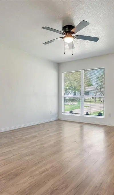 4625 Kyle Drive, Balch Springs TX 75180 - Photo 5