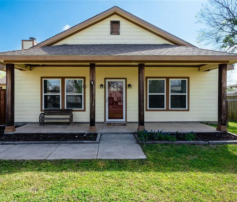 105 S 6th Street, Celeste TX 75423