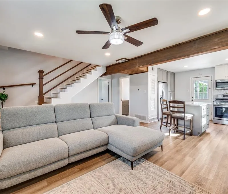 2924 W 11th Street, Irving TX 75060