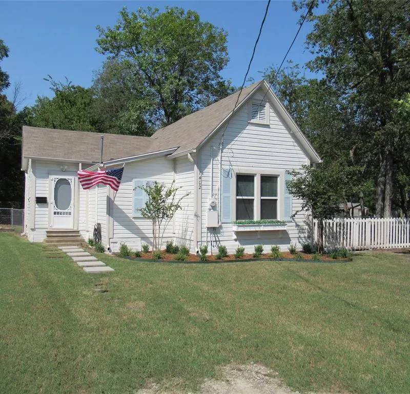 1402 Walnut Street, Commerce TX 75428