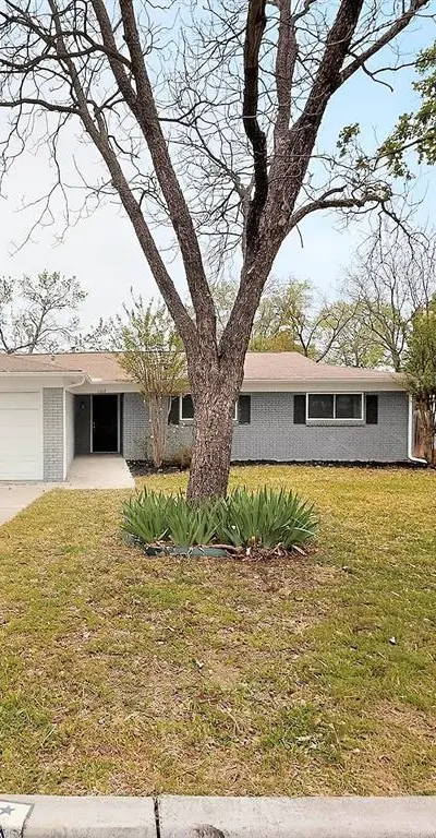 7609 Deaver Drive, North Richland Hills TX 76180 - Photo 5