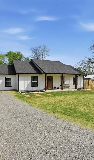 501 Bonham Street, Tom Bean TX 75491