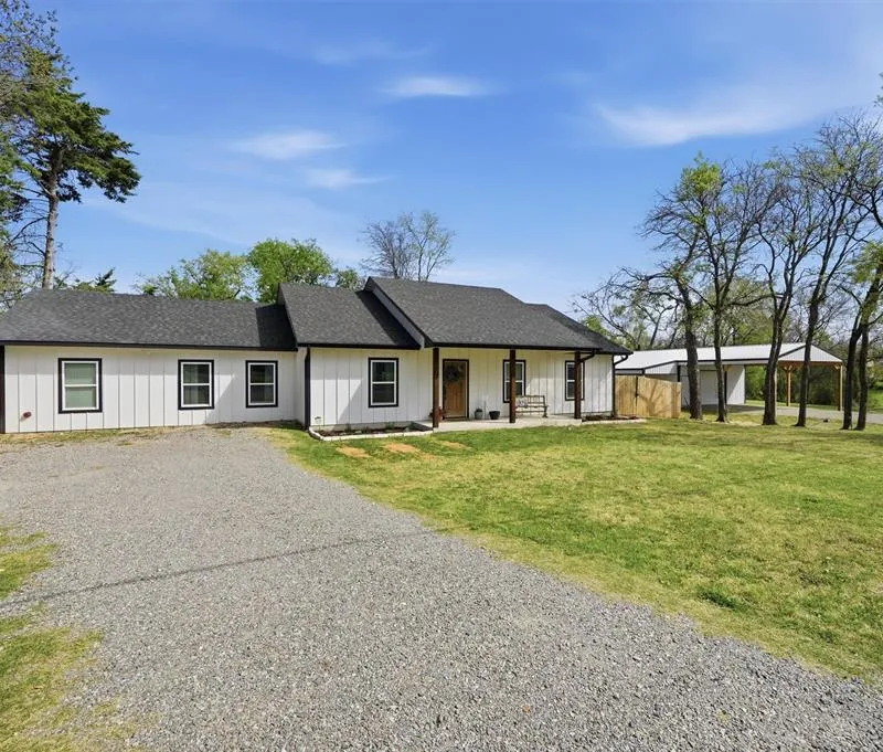 501 Bonham Street, Tom Bean TX 75491