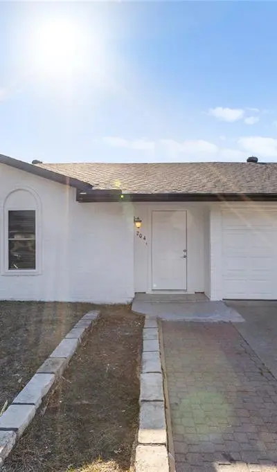 204 Pebblebrook Street, Arlington TX 76014 - Photo 2