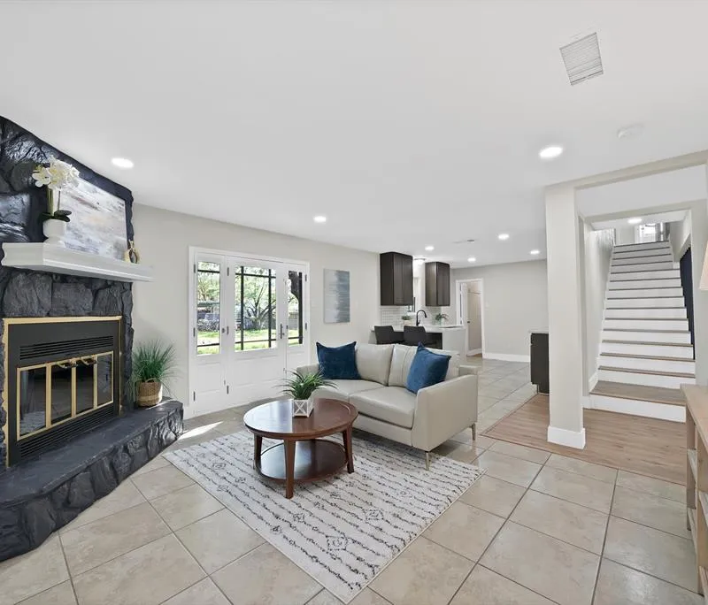 1213 Walker Drive, Hurst TX 76053