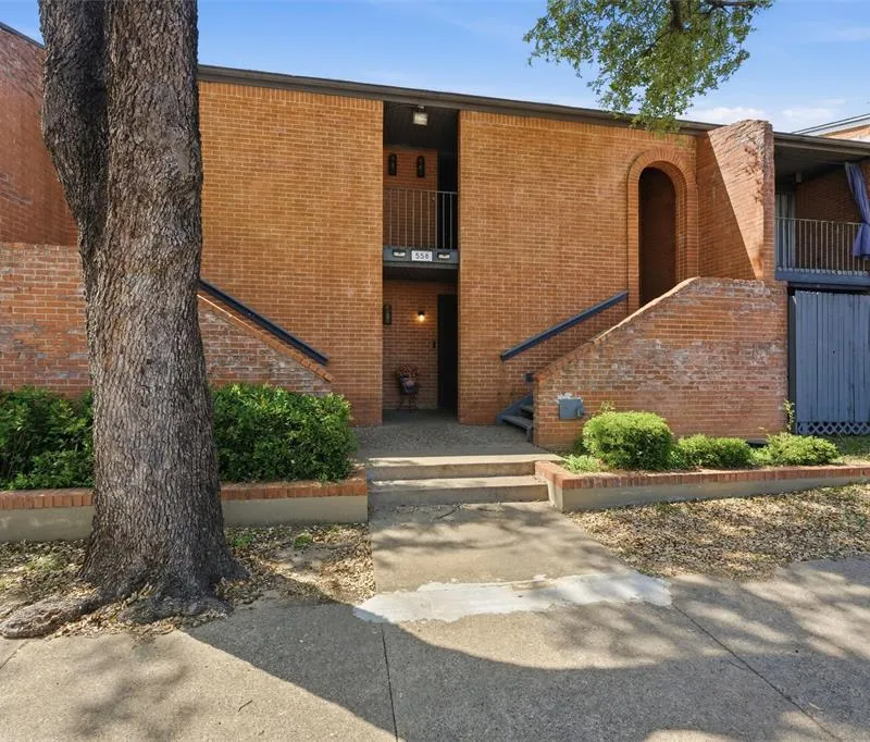 558 E Avenue J # D, Grand Prairie TX 75050