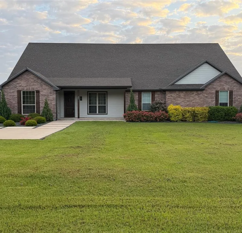 251 Rs County Road 3430, Emory TX 75440