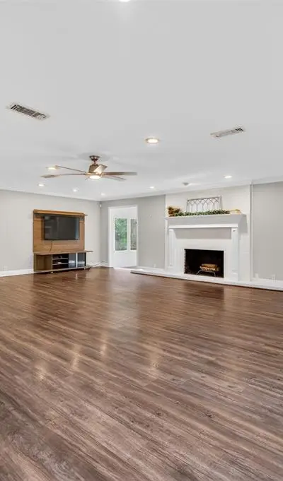 5008 Marble Falls Road, Fort Worth TX 76103 - Photo 5