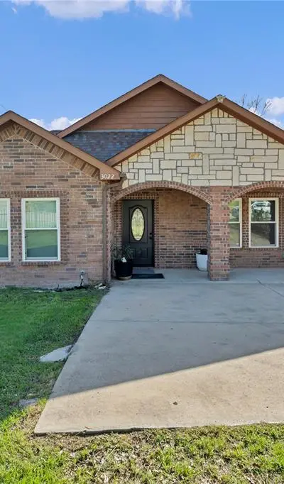 3022 Loving Avenue, Fort Worth TX 76106