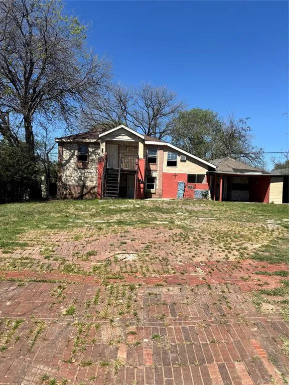 1201 E Davis Avenue, Fort Worth TX 76104
