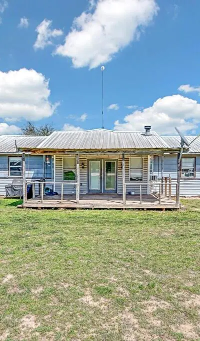 105 County Road 3590, China Spring TX 76633