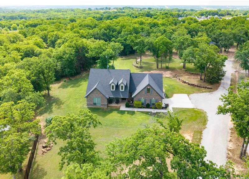 160 Oakwood Hills Drive, Paradise TX 76073