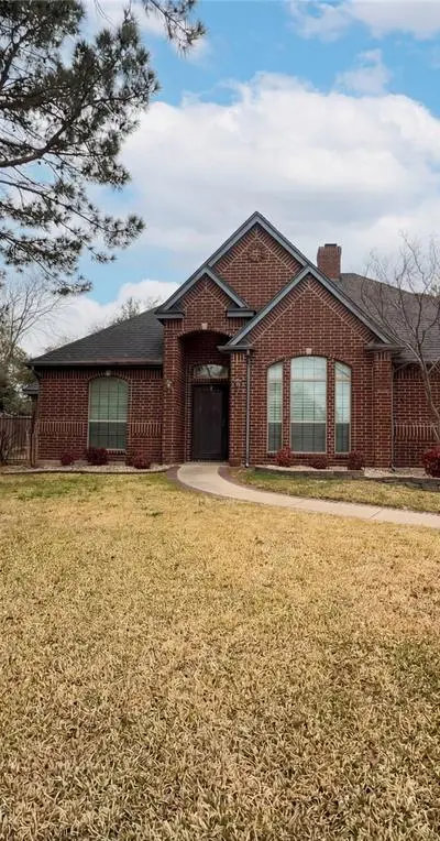 2101 Royal Dominion Court, Arlington TX 76006