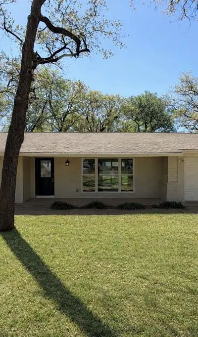 721 Briarwood Lane, Hurst TX 76053