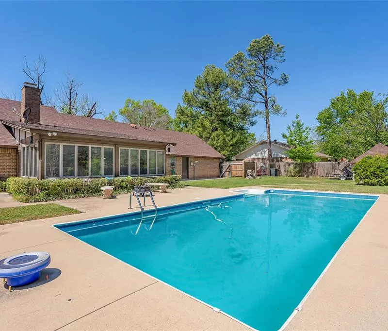 2015 Edgewood Drive, Bridgeport TX 76426
