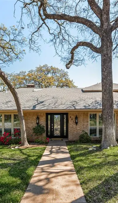 805 Crowley Road, Arlington TX 76012