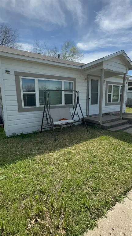 2564 High Crest Avenue, Fort Worth TX 76111