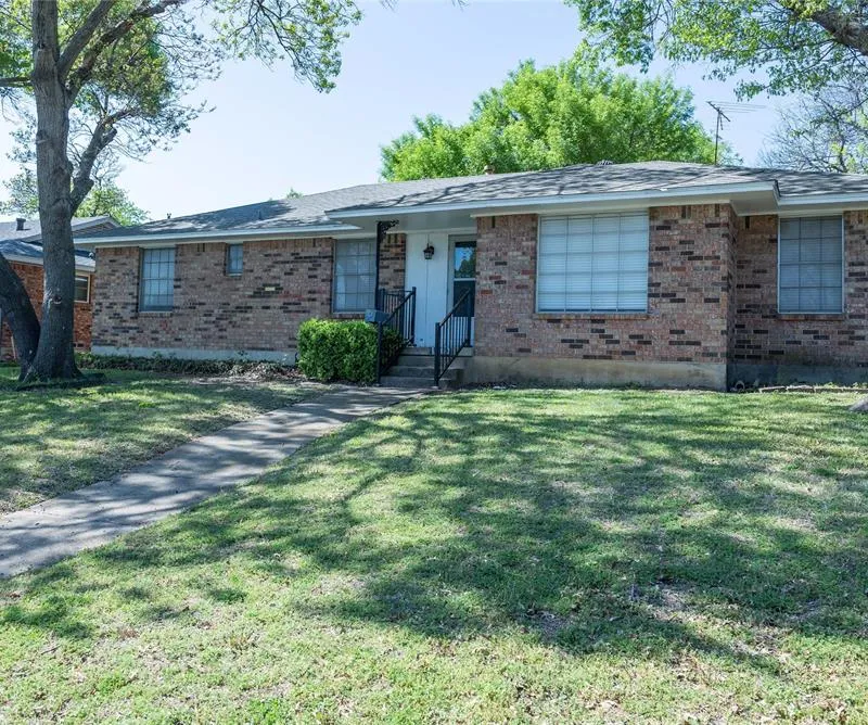 1860 Meadow Valley Lane, Dallas TX 75232