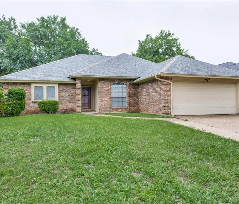 1505 Sunny Glen Street, Fort Worth TX 76134