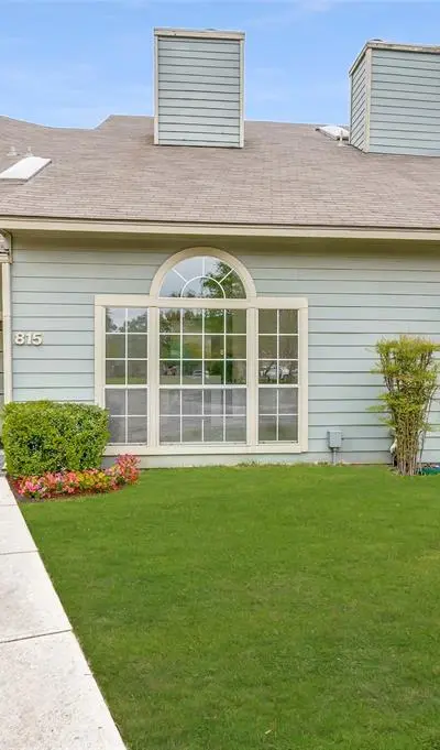 815 Ventura Park, Irving TX 75061 - Photo 2