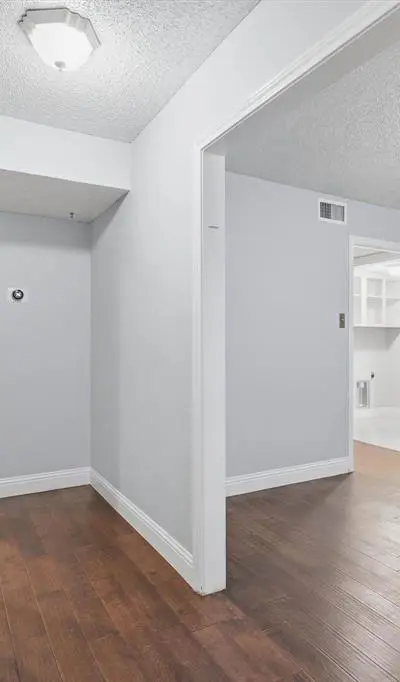 508 Country Green Lane, Arlington TX 76011 - Photo 5