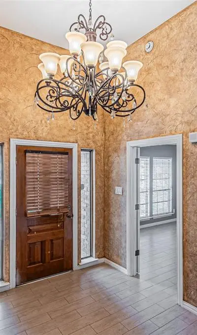 8808 Sylvan Court, Fort Worth TX 76120 - Photo 4