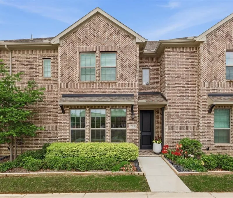 215 Suma Drive, Euless TX 76040