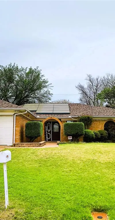 1408 Country Manor Road, Fort Worth TX 76134