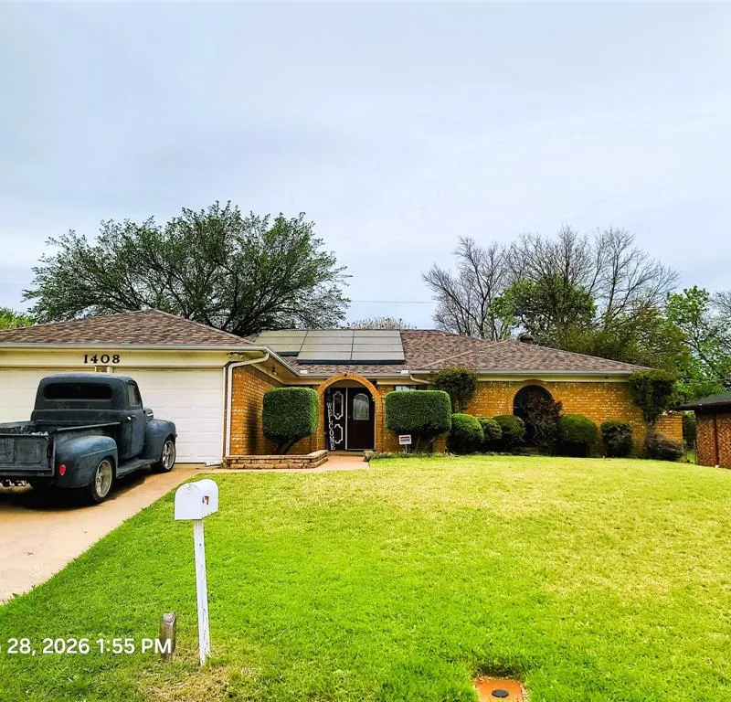 1408 Country Manor Road, Fort Worth TX 76134